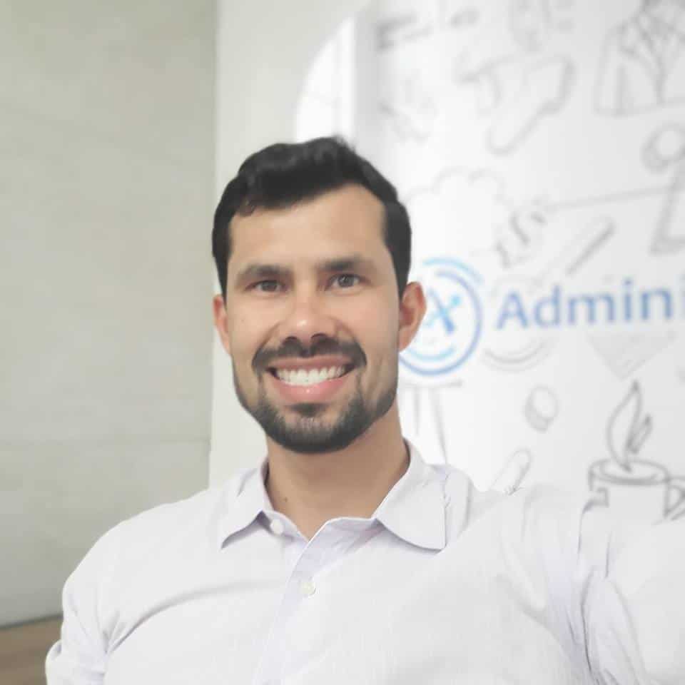 Diretor da Administrar Online, José Marques sorrindo